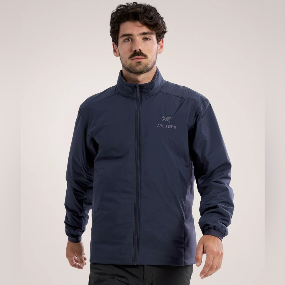 Arc’teryx Atom LT Jacket in Black Sapphire